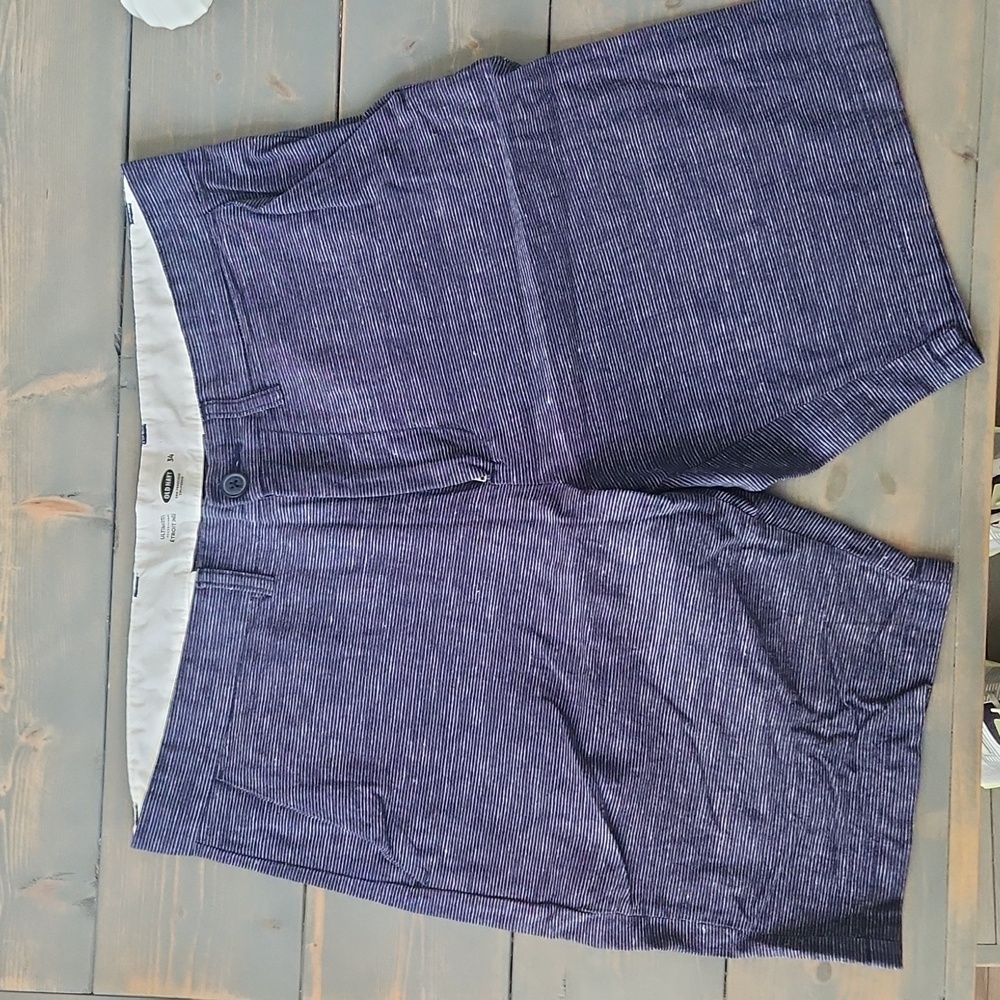 Old Navy Ultimate Slim Chino shorts sz 34